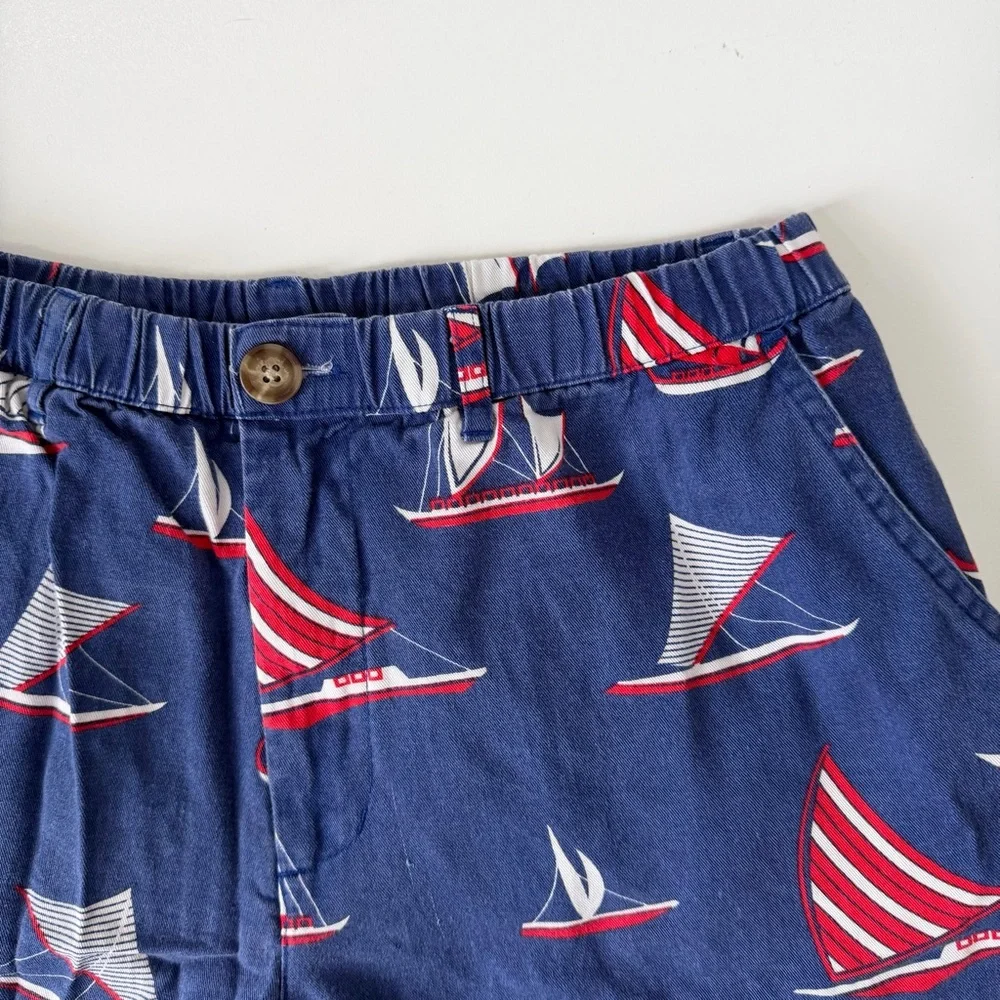 Chubbies USA Sailboats Men’s Shorts Red White Blue 5.5” Size M